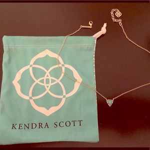 Kendra Scott necklace